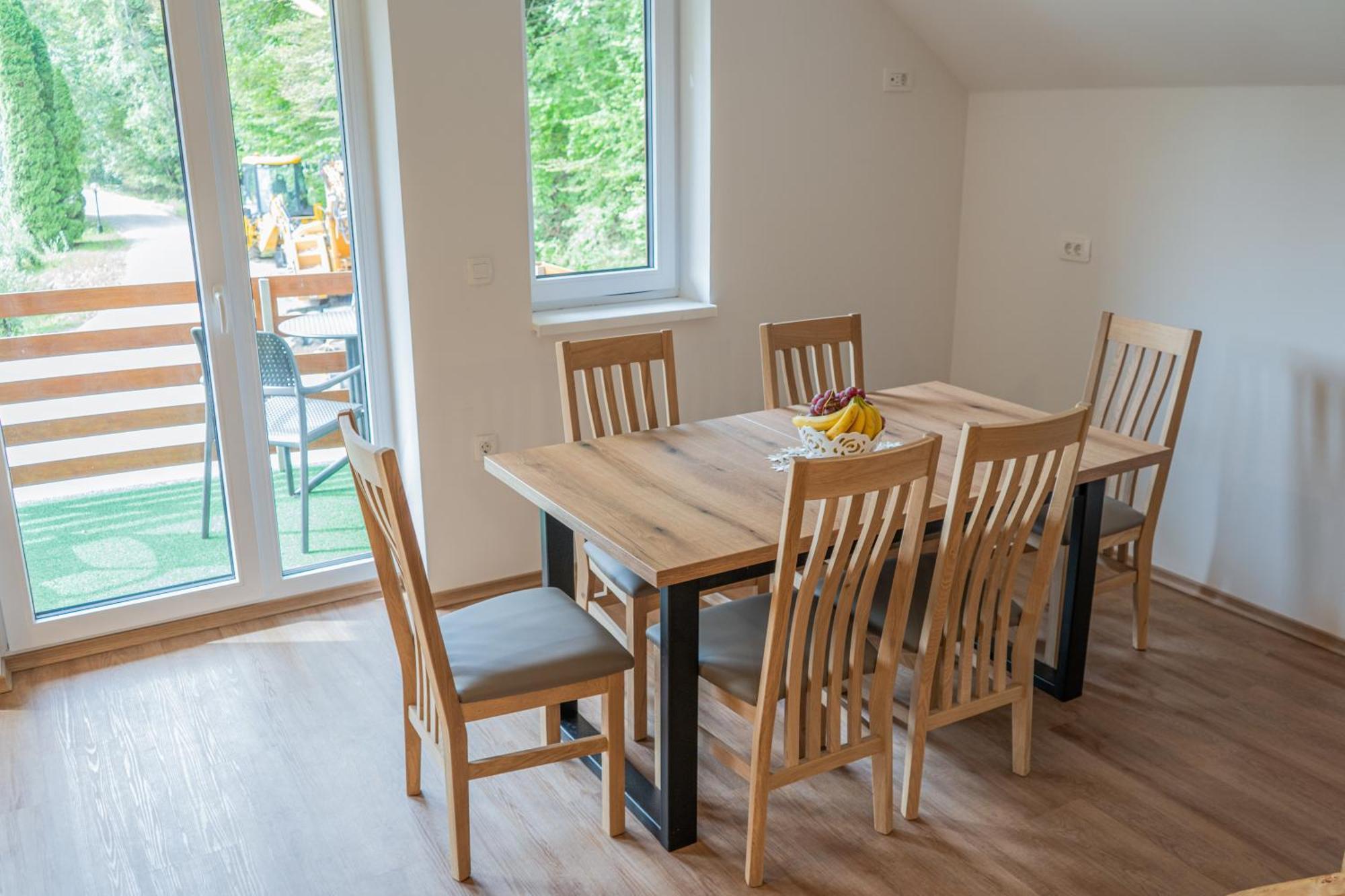 Ribnik Stari Trg Lejlighed Lesicno Værelse billede